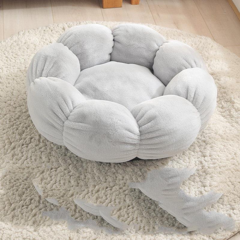 Floral Haven Pet Bed - Luxurious Flower-Shaped Bed For Dogs.