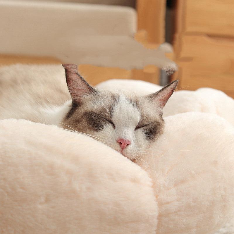 Floral Haven Pet Bed - Luxurious Flower-Shaped Bed For Dogs.