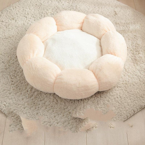 Floral Haven Pet Bed - Luxurious Flower-Shaped Bed For Dogs.