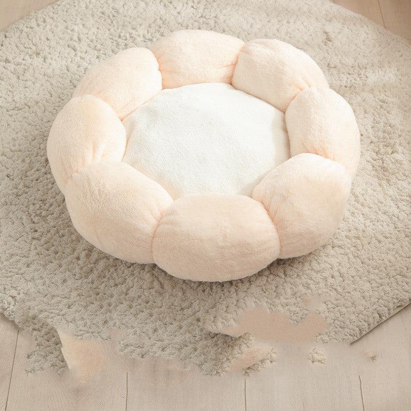 Floral Haven Pet Bed - Luxurious Flower-Shaped Bed For Dogs.