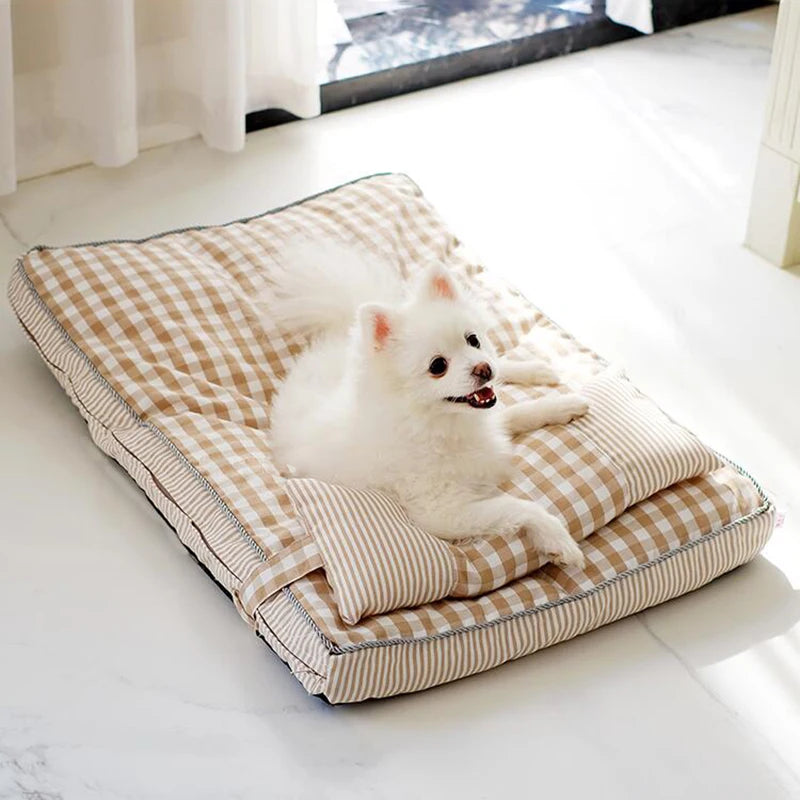Dog/Cat Bed Soft Lounger Pet Bed.